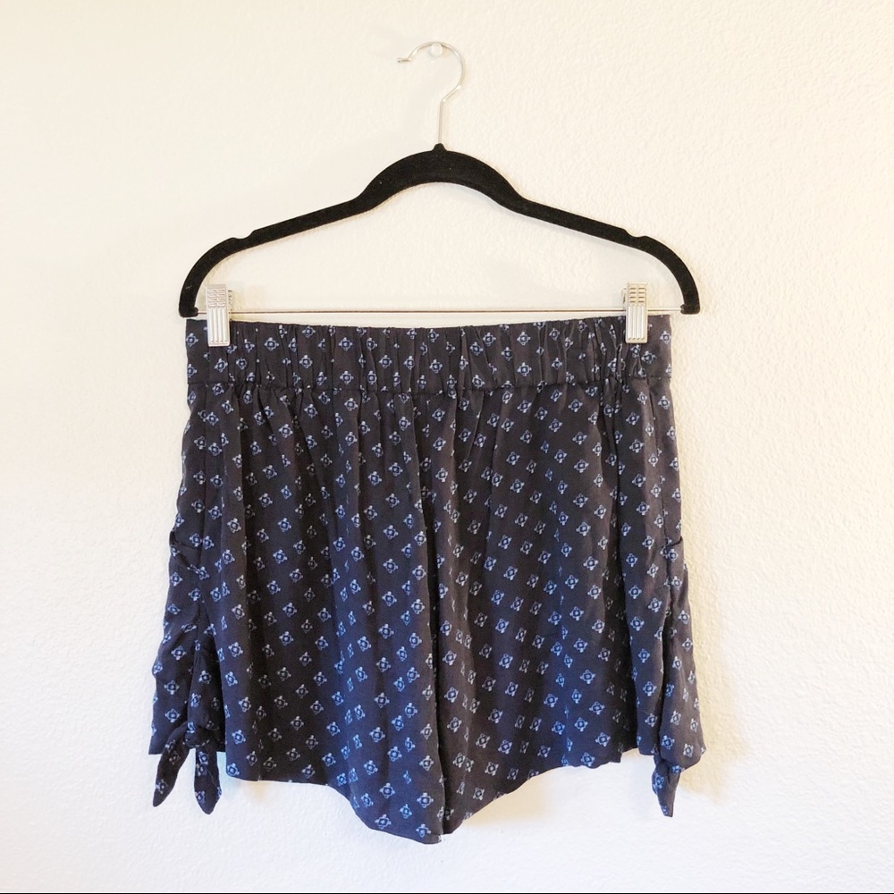 Free People Blue Pattern Fabric Shorts Pockets - Picture 2 of 7